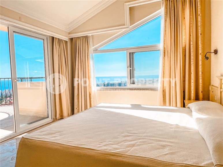 Уютная двухуровневая квартира с роскошным панорамным видом на море, в жилом комплексе 2008 года постройки-id-5714-фото-5