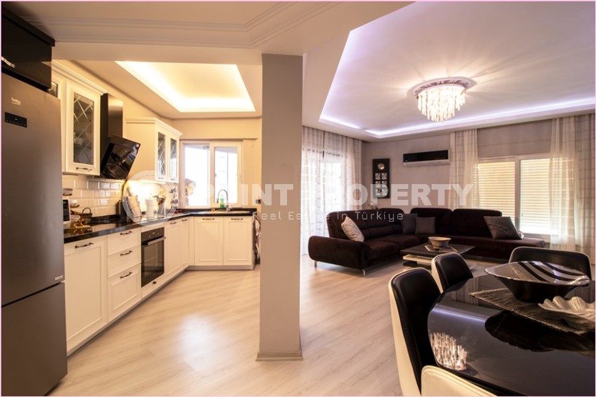Panoramic two-level apartment with four bedrooms, in the very center of Mahmutlar-id-5718-photo-2