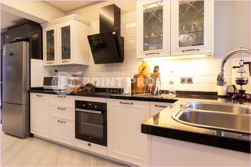 Panoramic two-level apartment with four bedrooms, in the very center of Mahmutlar-id-5718-photo-4