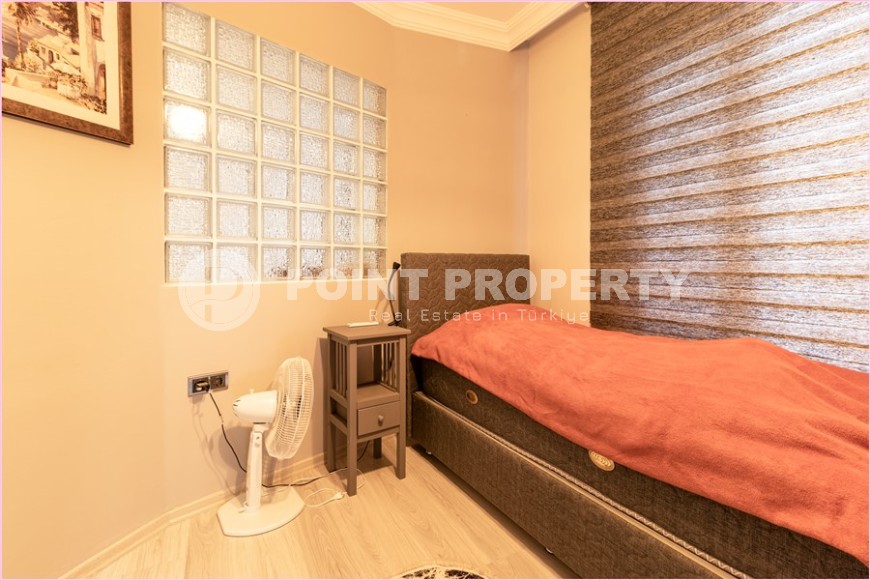 Panoramic two-level apartment with four bedrooms, in the very center of Mahmutlar-id-5718-photo-8