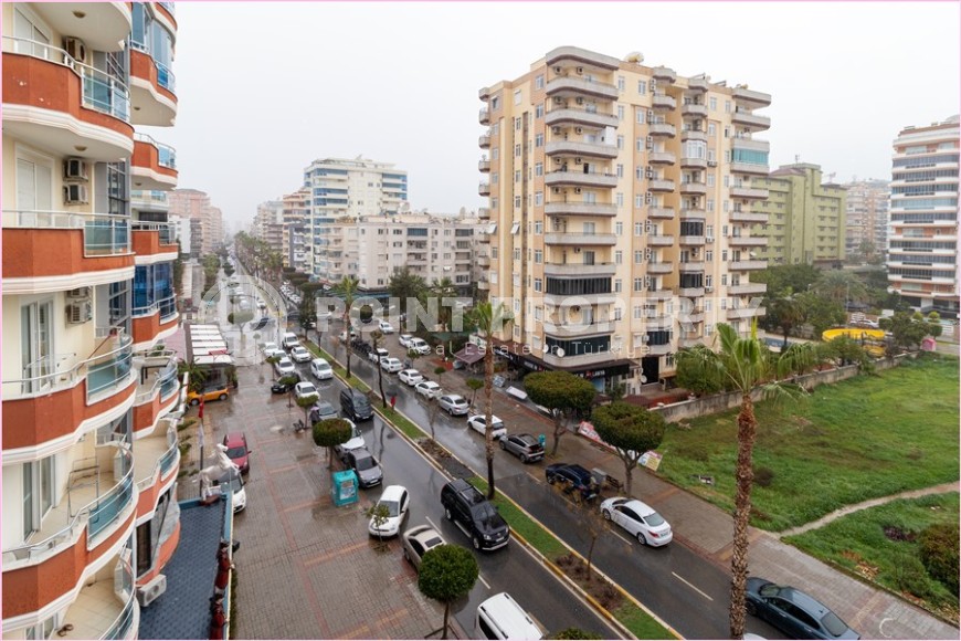 Panoramic two-level apartment with four bedrooms, in the very center of Mahmutlar-id-5718-photo-17