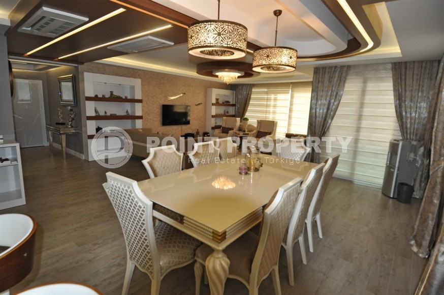 Комфортабельная двухуровневая квартира, с качественным ремонтом, стильной мебелью и современной бытовой техникой, в популярном районе Аланьи - Оба-id-5731-фото-4