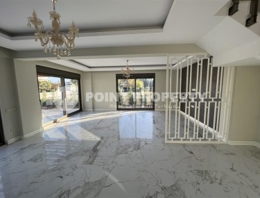 Современная трехэтажная вилла с бассейном и садом, в популярном курортном районе Анталии - Белек-id-5740-фото-3