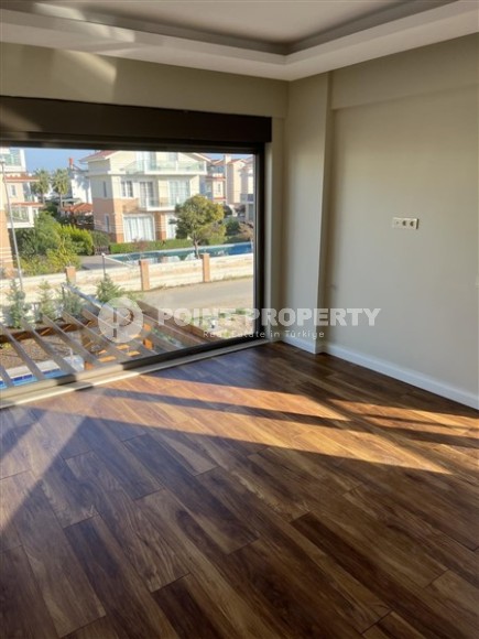 Современная трехэтажная вилла с бассейном и садом, в популярном курортном районе Анталии - Белек-id-5740-фото-10