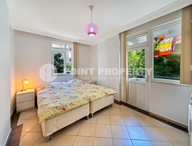 Cozy, bright apartment on the 1st floor in a building built in 2007, in the very center of Alanya-id-5743-photo-3