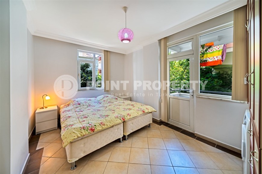 Cozy, bright apartment on the 1st floor in a building built in 2007, in the very center of Alanya-id-5743-photo-3