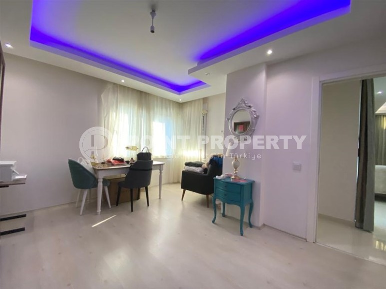 Большая двухуровневая квартира 3+1, на 5-м этаже с мансардой, в 300 метрах от моря-id-5752-фото-4