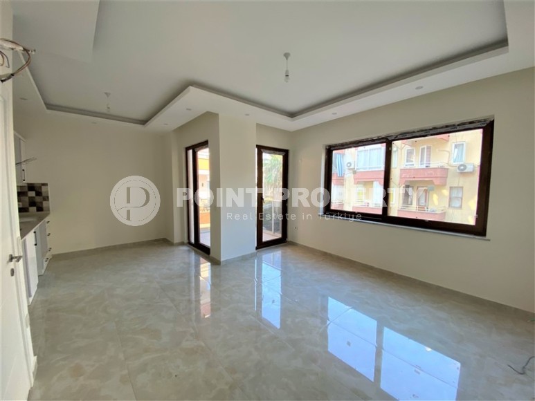 Новая квартира с чистовой отделкой в 150 метрах от моря, в самом центре Аланьи-id-5753-фото-3