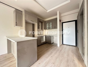 Современная квартира с качественной чистовой отделкой и приятным светлым интерьером, в 250 метрах от моря-id-5760-фото-3