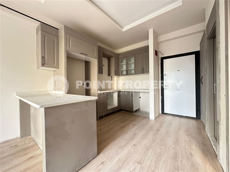 Современная квартира с качественной чистовой отделкой и приятным светлым интерьером, в 250 метрах от моря-id-5760-фото-3