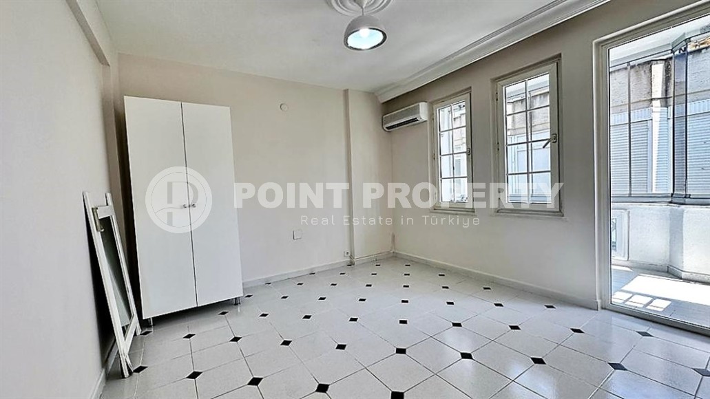 Просторная двухуровневая квартира на 4-м этаже с мансардой, в 300 метрах от роскошного песчаного пляжа и набережной-id-5761-фото-5