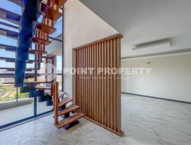 Новая трехэтажная вилла с двумя отдельными входами в полутора километрах от моря-id-5762-фото-2