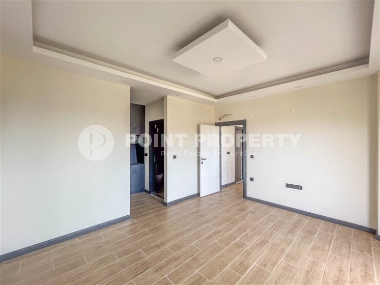 Новая трехэтажная вилла с двумя отдельными входами в полутора километрах от моря-id-5762-фото-9