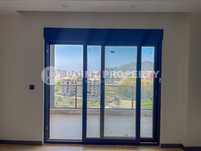 Новая трехэтажная вилла с двумя отдельными входами в полутора километрах от моря-id-5762-фото-14