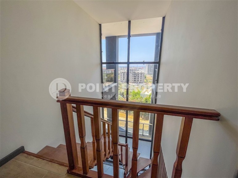 Новая трехэтажная вилла с двумя отдельными входами в полутора километрах от моря-id-5762-фото-15