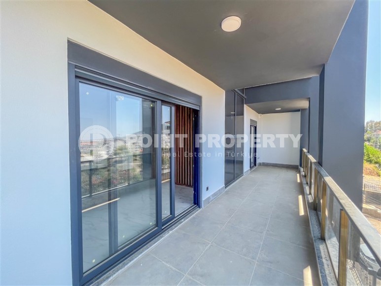 Новая трехэтажная вилла с двумя отдельными входами в полутора километрах от моря-id-5762-фото-19