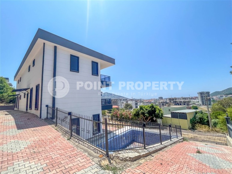 Новая трехэтажная вилла с двумя отдельными входами в полутора километрах от моря-id-5762-фото-24