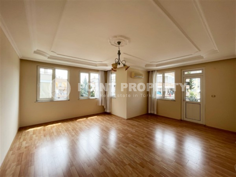 Spacious 3+1 apartments with a total area of 150 m2 in the very center of the historical part of Alanya-id-1452-photo-2