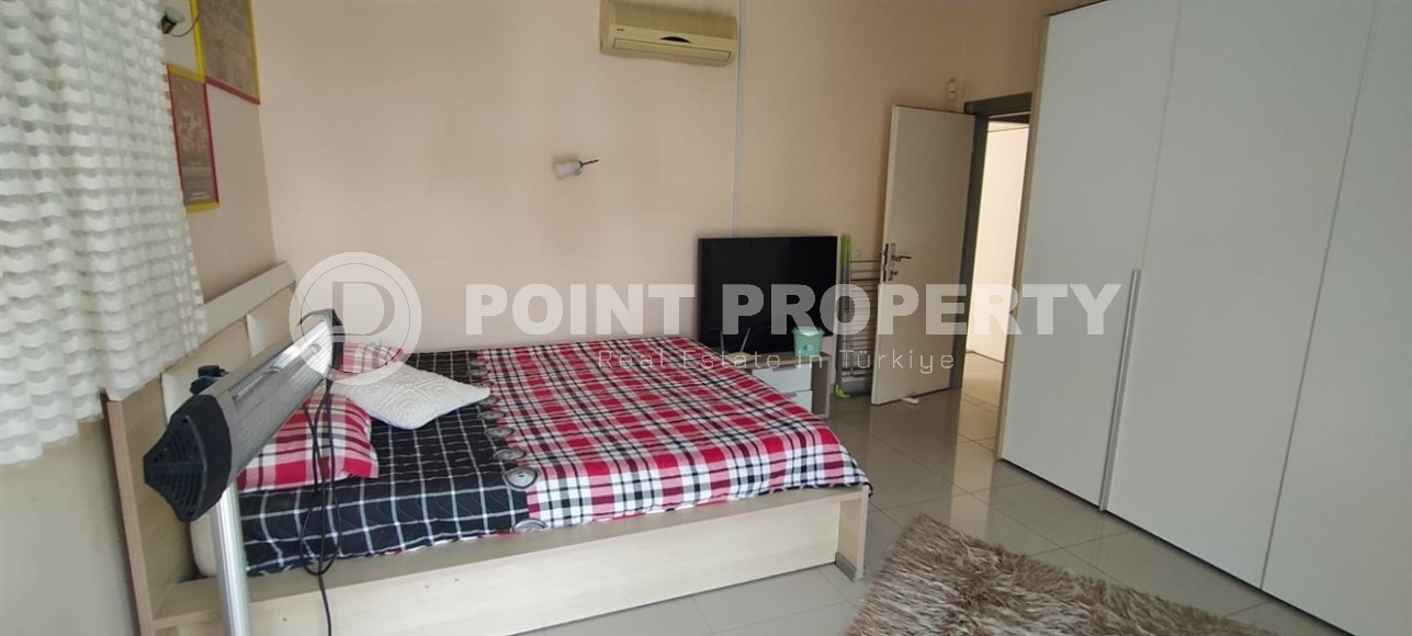 Трехэтажная меблированная вилла с бассейном и садом, в 250 метрах от моря-id-5769-фото-6