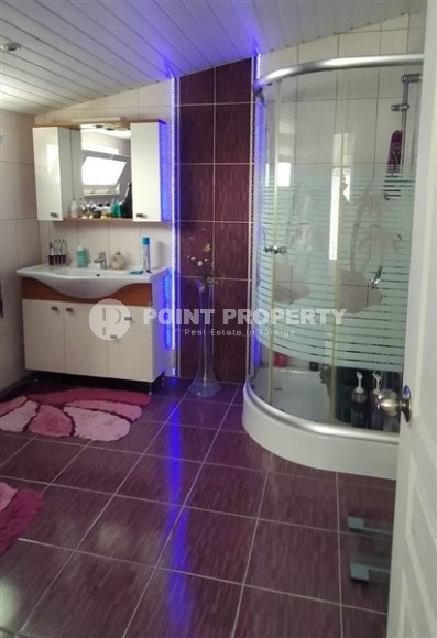 Трехэтажная меблированная вилла с бассейном и садом, в 250 метрах от моря-id-5769-фото-9