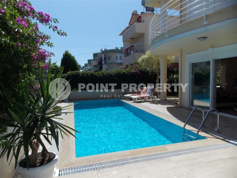 Трехэтажная меблированная вилла с бассейном и садом, в 250 метрах от моря-id-5769-фото-12