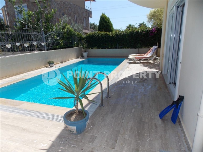 Трехэтажная меблированная вилла с бассейном и садом, в 250 метрах от моря-id-5769-фото-15