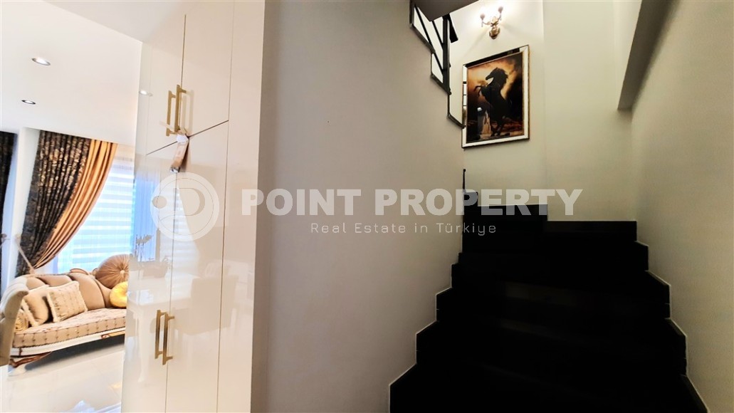 Стильная двухуровневая квартира на 5-м этаже с мансардой, в 300 метрах от пляжа Клеопатры-id-5787-фото-8