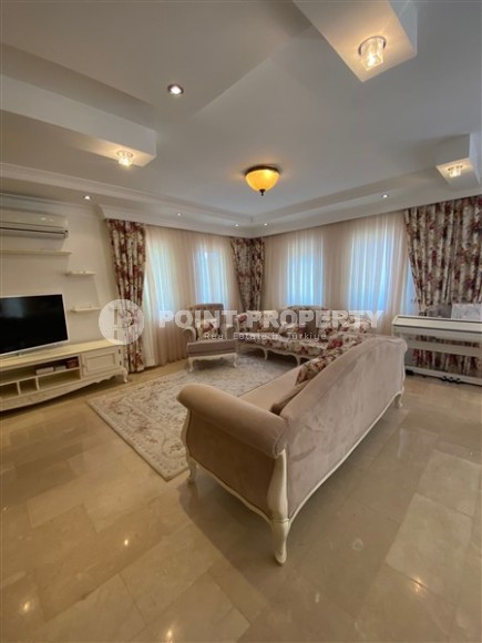 Three-storey villa 4+1, with a total area of 200 m2, one and a half kilometers from the luxurious sandy beach - Incekum-id-5799-photo-3