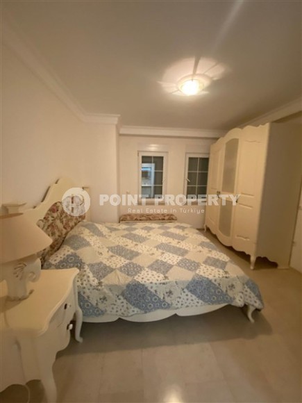 Three-storey villa 4+1, with a total area of 200 m2, one and a half kilometers from the luxurious sandy beach - Incekum-id-5799-photo-13