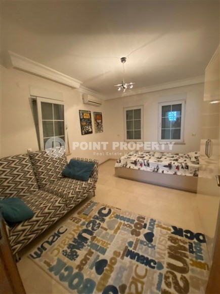 Three-storey villa 4+1, with a total area of 200 m2, one and a half kilometers from the luxurious sandy beach - Incekum-id-5799-photo-14