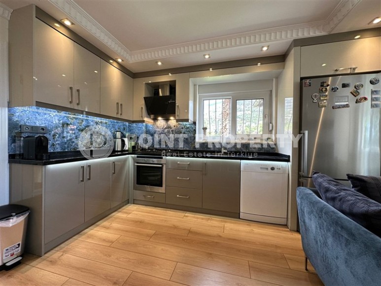 Современная вилла 2018 года постройки, в двух километрах от моря, в элитном районе Аланьи - Тепе-id-5800-фото-6