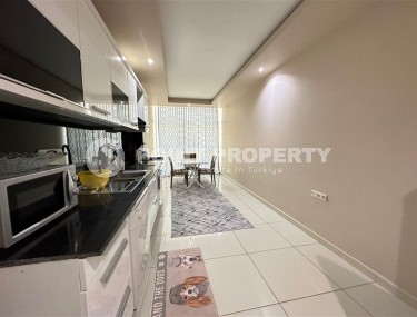 Просторная квартира 2+1, общей площадью 140 м2, в 200 метрах от моря, в центре района Махмутлар-id-5806-фото-3