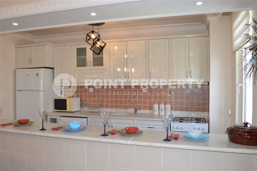 Светлые, уютные апартаменты, с мебелью и бытовой техникой, в 300 метрах от моря-id-5807-фото-5