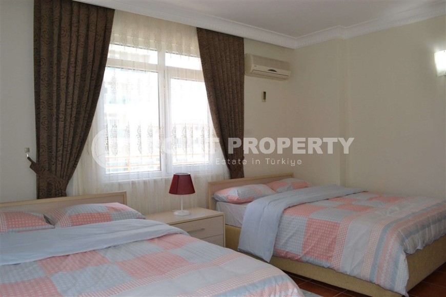 Светлые, уютные апартаменты, с мебелью и бытовой техникой, в 300 метрах от моря-id-5807-фото-7