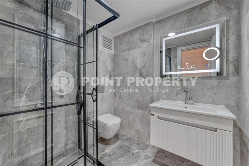 Apartments with high-quality finishing, 350 meters from the sea, in the center of the popular area of Alanya - Mahmutlar-id-5810-photo-11