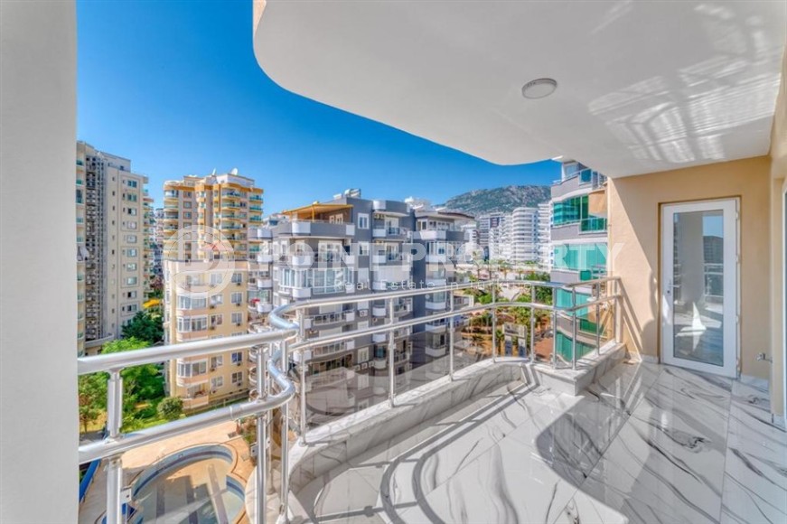 Apartments with high-quality finishing, 350 meters from the sea, in the center of the popular area of Alanya - Mahmutlar-id-5810-photo-16