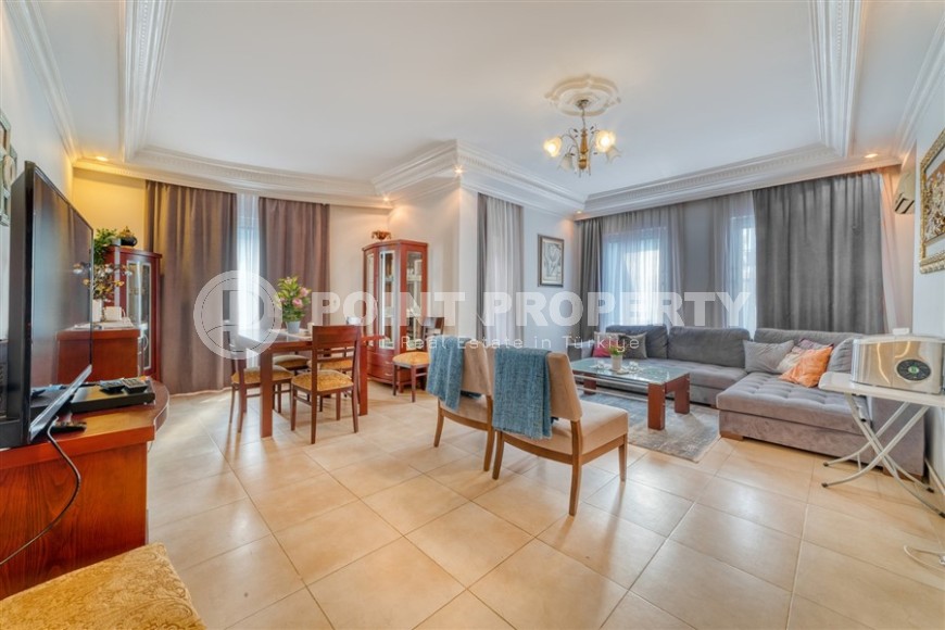 Spacious panoramic apartment overlooking the city and the Taurus Mountains, 700 meters from the sea, in the very center of Alanya-id-5820-photo-2