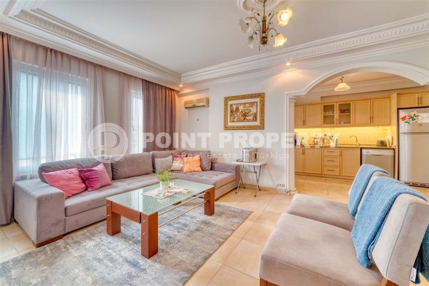 Spacious panoramic apartment overlooking the city and the Taurus Mountains, 700 meters from the sea, in the very center of Alanya-id-5820-photo-3