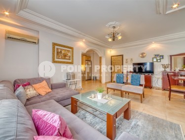 Spacious panoramic apartment overlooking the city and the Taurus Mountains, 700 meters from the sea, in the very center of Alanya-id-5820-photo-4