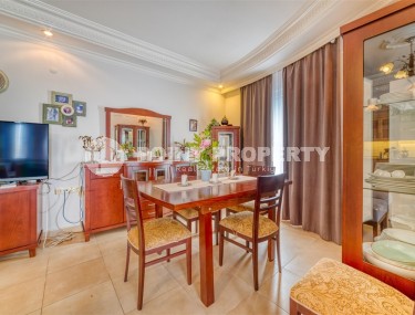 Spacious panoramic apartment overlooking the city and the Taurus Mountains, 700 meters from the sea, in the very center of Alanya-id-5820-photo-5