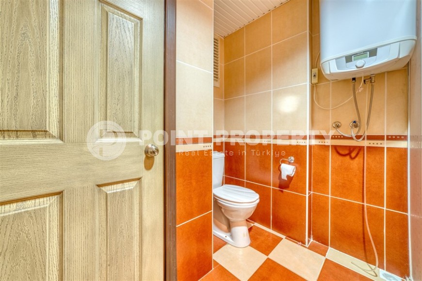 Spacious panoramic apartment overlooking the city and the Taurus Mountains, 700 meters from the sea, in the very center of Alanya-id-5820-photo-15