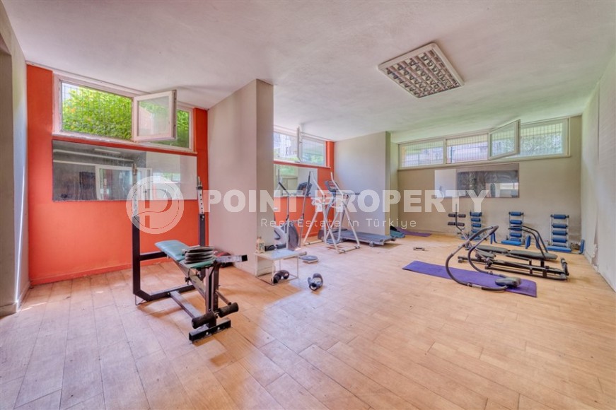 Spacious panoramic apartment overlooking the city and the Taurus Mountains, 700 meters from the sea, in the very center of Alanya-id-5820-photo-21