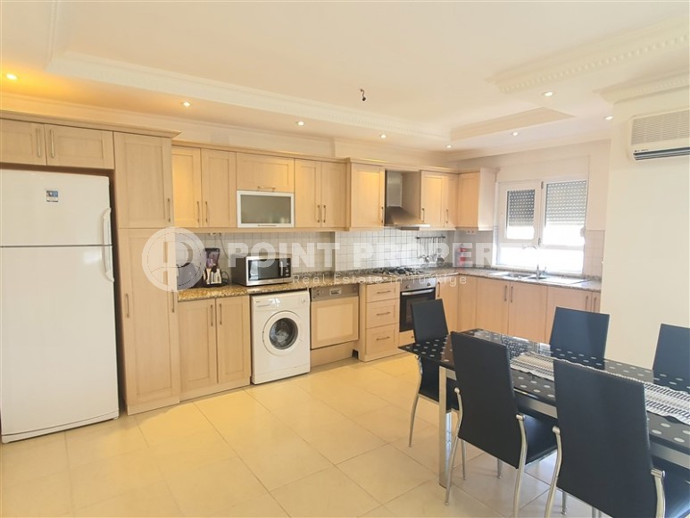 Светлая просторная квартира 2+1, общей площадью 120 м2, в 500 метрах от моря, в спокойном, благоустроенном районе Аланьи - Тосмур-id-5824-фото-4