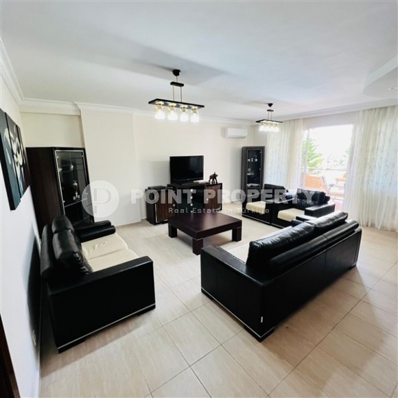 Просторная квартира 2+1, на площади 125 м2, в центре уютного, спокойного района Аланьи - Тосмур-id-5826-фото-2