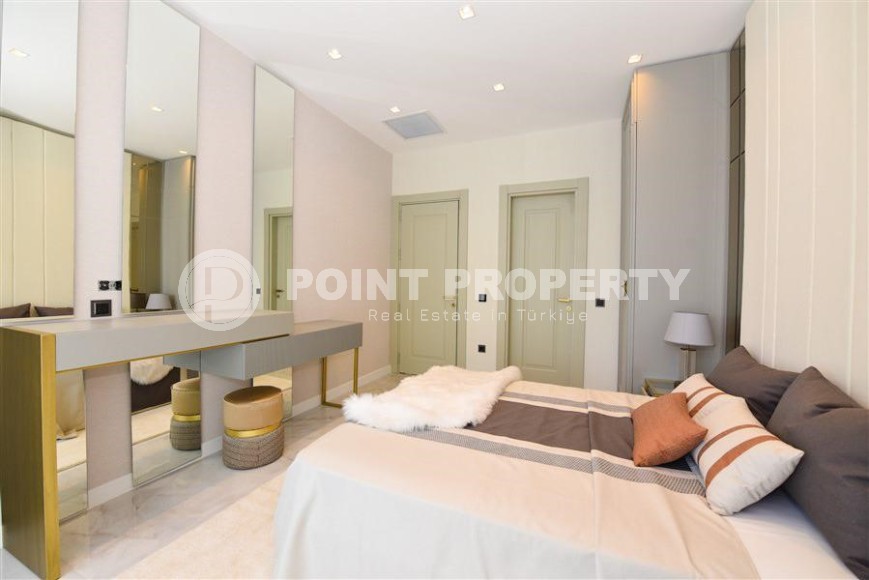 Новая двухэтажная вилла с роскошным панорамным видом на море, в элитном районе Аланьи - Тепе-id-5830-фото-14