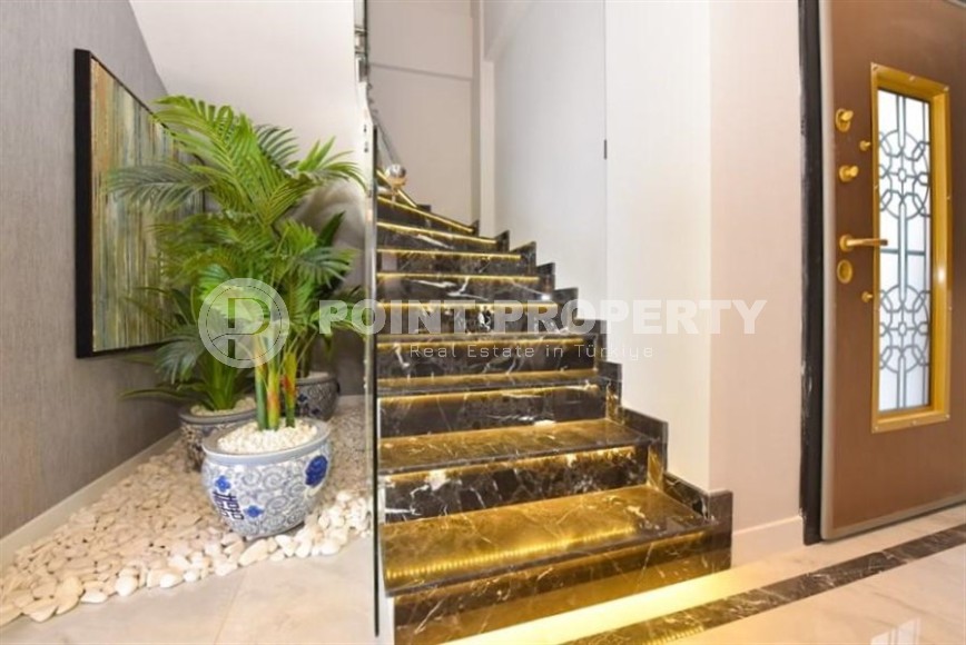 Новая двухэтажная вилла с роскошным панорамным видом на море, в элитном районе Аланьи - Тепе-id-5830-фото-19