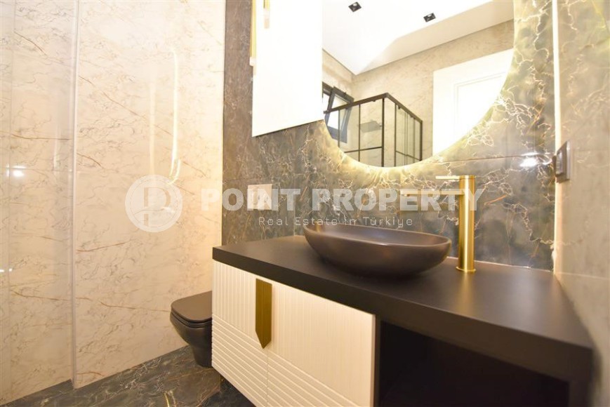 Новая двухэтажная вилла с роскошным панорамным видом на море, в элитном районе Аланьи - Тепе-id-5830-фото-21