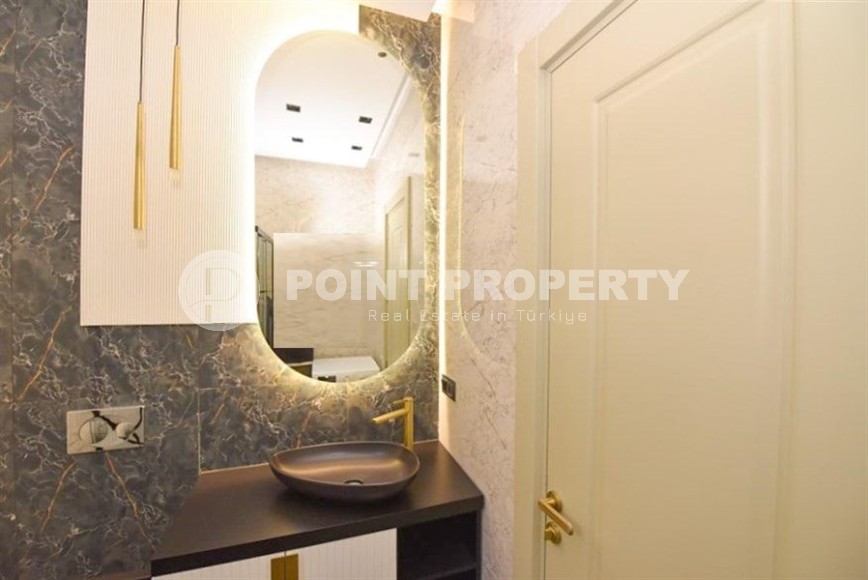 Новая двухэтажная вилла с роскошным панорамным видом на море, в элитном районе Аланьи - Тепе-id-5830-фото-22