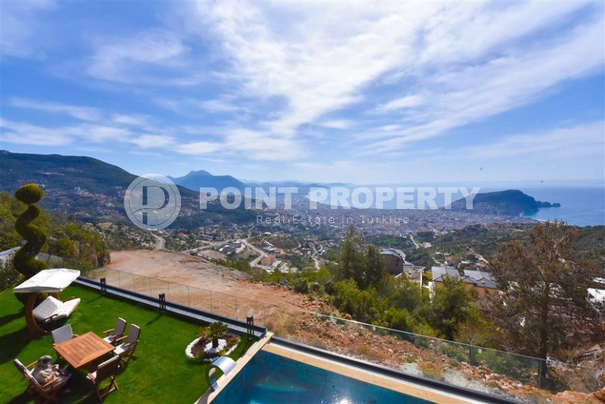 Новая двухэтажная вилла с роскошным панорамным видом на море, в элитном районе Аланьи - Тепе-id-5830-фото-28