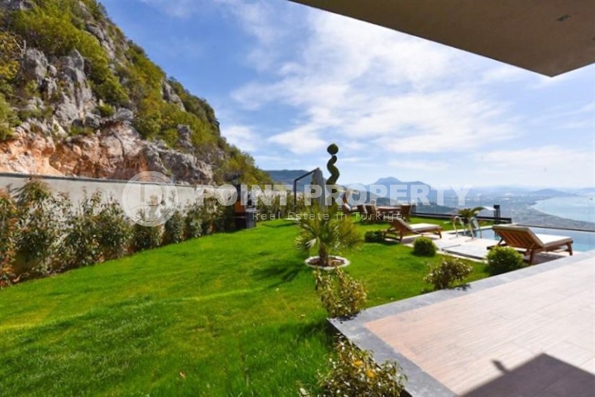 Новая двухэтажная вилла с роскошным панорамным видом на море, в элитном районе Аланьи - Тепе-id-5830-фото-32
